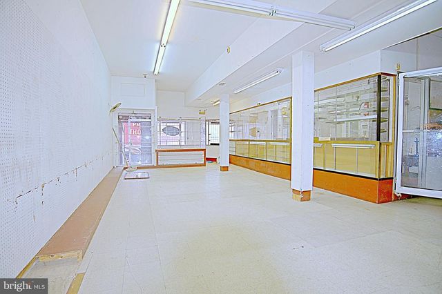 2525 E MONUMENT ST, Baltimore, MD 21205