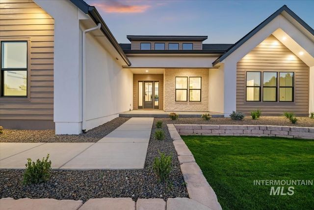 196 N Timber Wolf Pl, Eagle, ID 83616