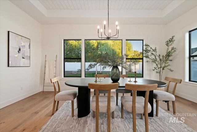 196 N Timber Wolf Pl, Eagle, ID 83616