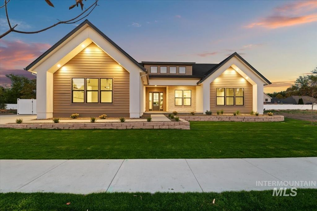 196 N Timber Wolf Pl, Eagle, ID 83616