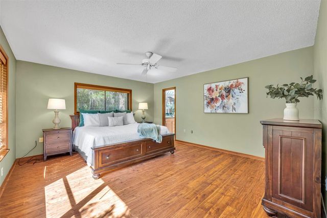495 1ST STREET, Geneva, FL 32732