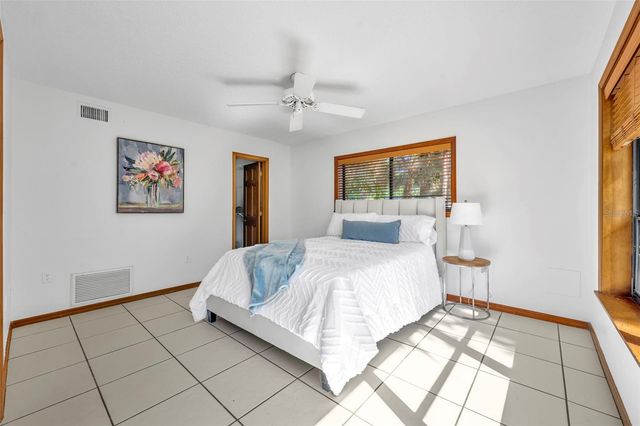 495 1ST STREET, Geneva, FL 32732