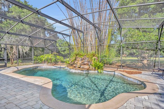 495 1ST STREET, Geneva, FL 32732