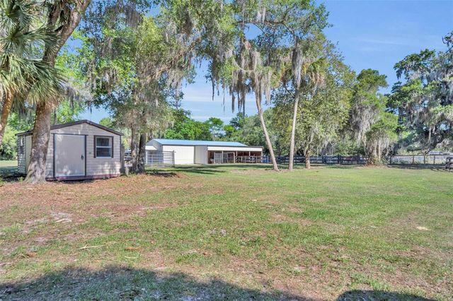 495 1ST STREET, Geneva, FL 32732
