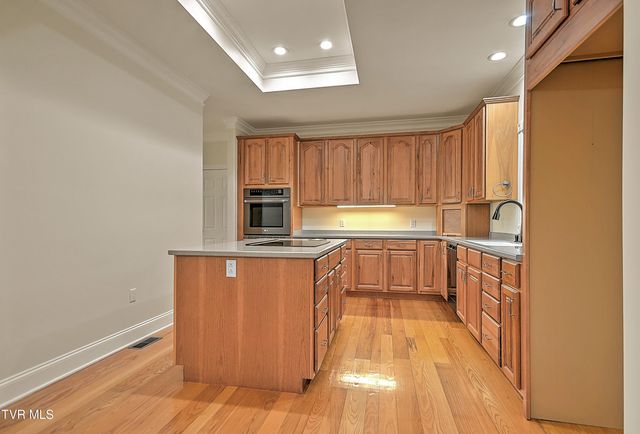 1320 Suntree Road, Unicoi, TN 37692