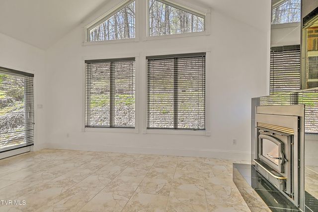 1320 Suntree Road, Unicoi, TN 37692