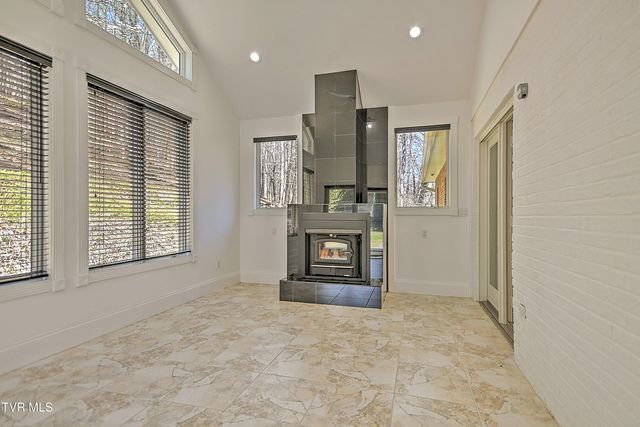 1320 Suntree Road, Unicoi, TN 37692