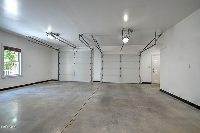 1320 Suntree Road, Unicoi, TN 37692