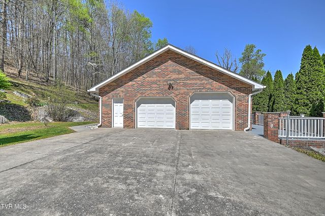 1320 Suntree Road, Unicoi, TN 37692