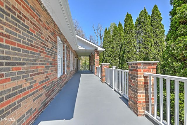 1320 Suntree Road, Unicoi, TN 37692