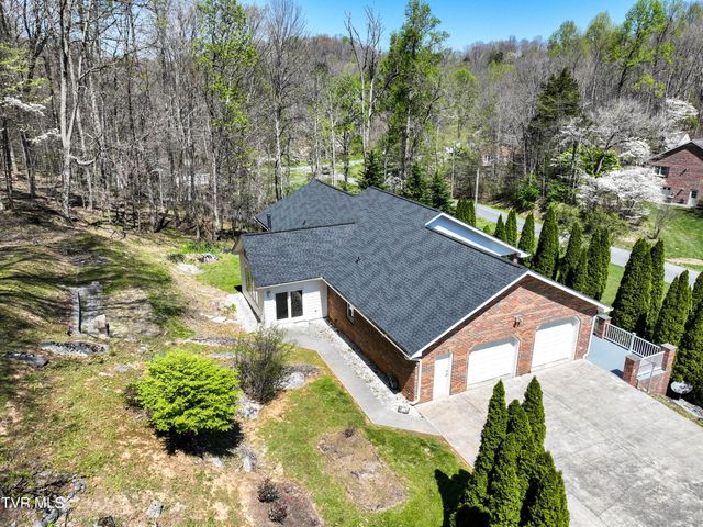 1320 Suntree Road, Unicoi, TN 37692