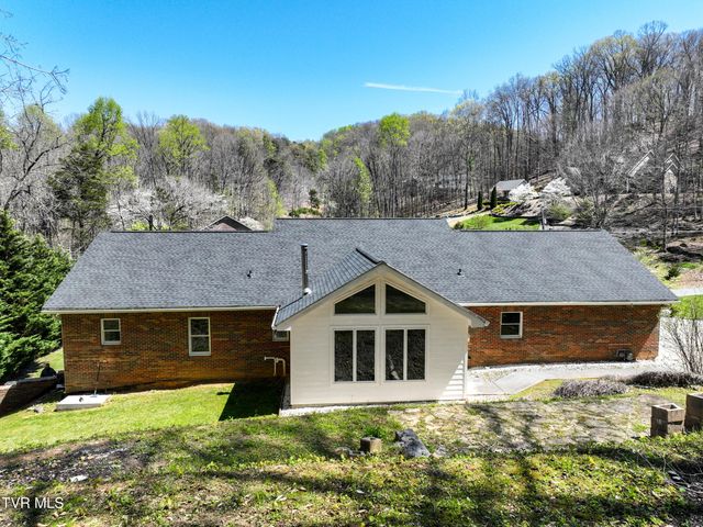 1320 Suntree Road, Unicoi, TN 37692
