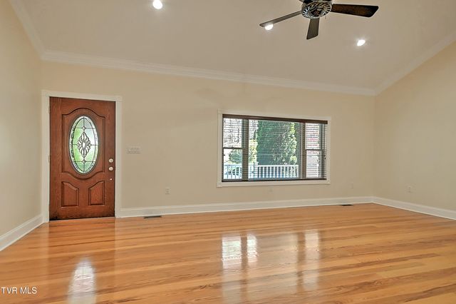 1320 Suntree Road, Unicoi, TN 37692