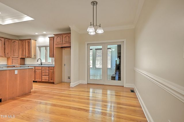 1320 Suntree Road, Unicoi, TN 37692