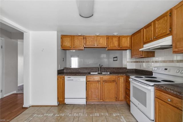 1545 Fairfax DR, Virginia Beach, VA 23453