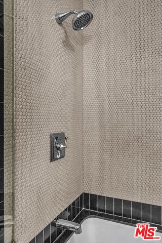 1645 Vine Street 402, Los Angeles, CA 90028