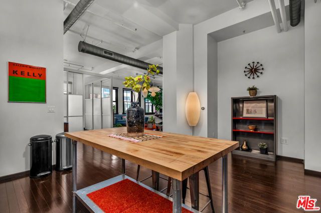 1645 Vine Street 402, Los Angeles, CA 90028