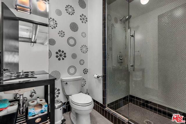 1645 Vine Street 402, Los Angeles, CA 90028