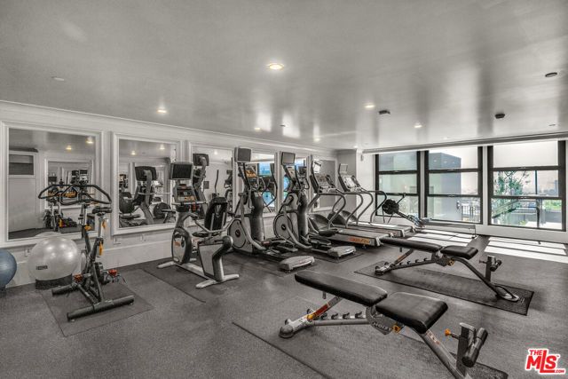 1645 Vine Street 402, Los Angeles, CA 90028