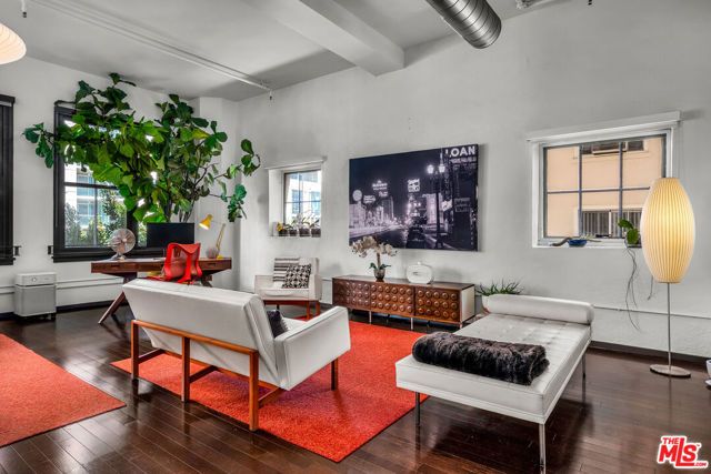 1645 Vine Street 402, Los Angeles, CA 90028