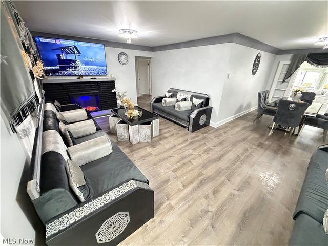 14750 Seneca Trail, Middleburg Heights, OH 44130