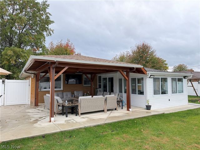 14750 Seneca Trail, Middleburg Heights, OH 44130