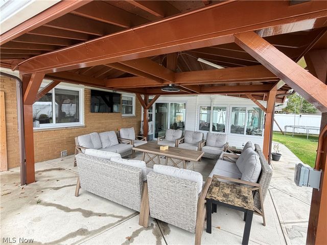 14750 Seneca Trail, Middleburg Heights, OH 44130