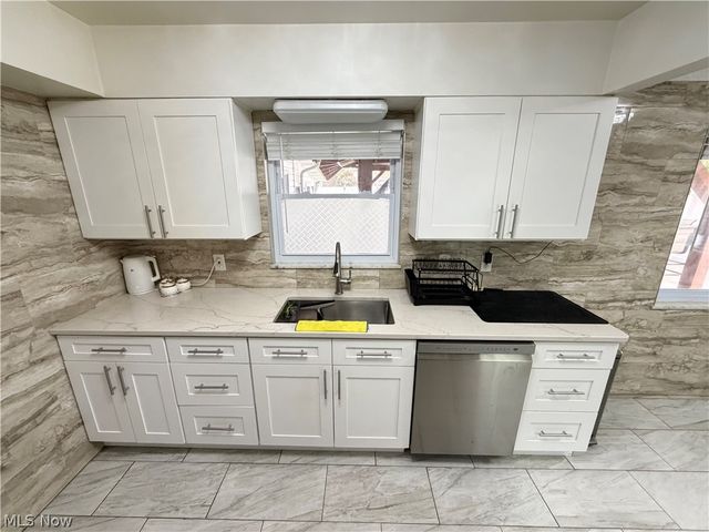 14750 Seneca Trail, Middleburg Heights, OH 44130