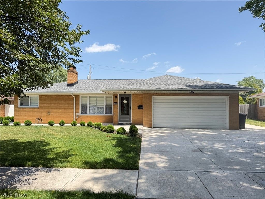 14750 Seneca Trail, Middleburg Heights, OH 44130
