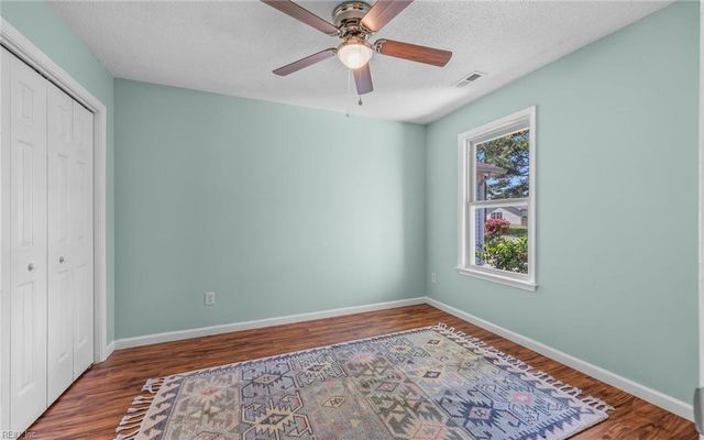 1556 Bunsen DR, Virginia Beach, VA 23454