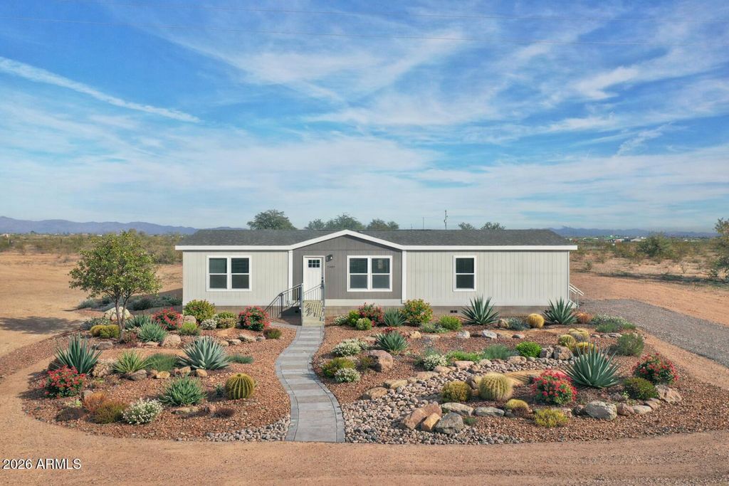 Image 1 of property listing at 2489 S 357th Drive, Tonopah, AZ 85354