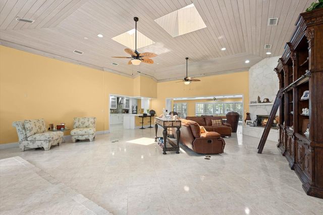 2141 NE 29th Street, Lighthouse Point, FL 33064