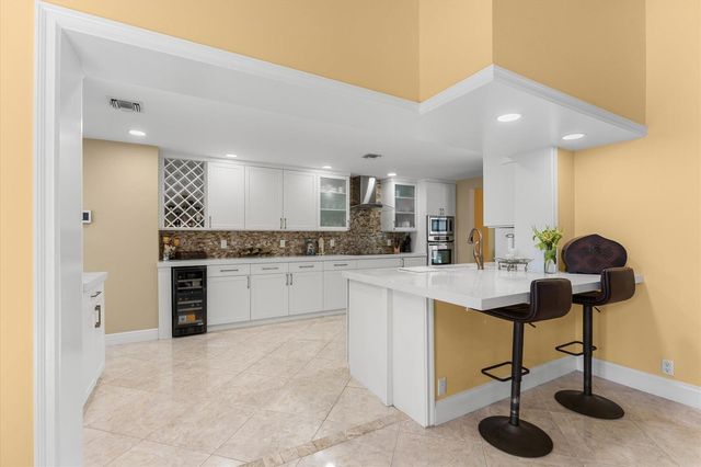 2141 NE 29th Street, Lighthouse Point, FL 33064