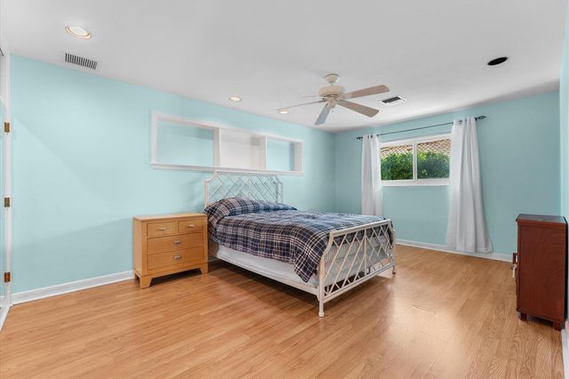2141 NE 29th Street, Lighthouse Point, FL 33064