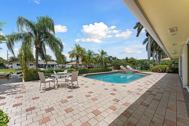 2141 NE 29th Street, Lighthouse Point, FL 33064