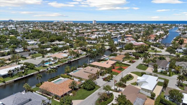 2141 NE 29th Street, Lighthouse Point, FL 33064