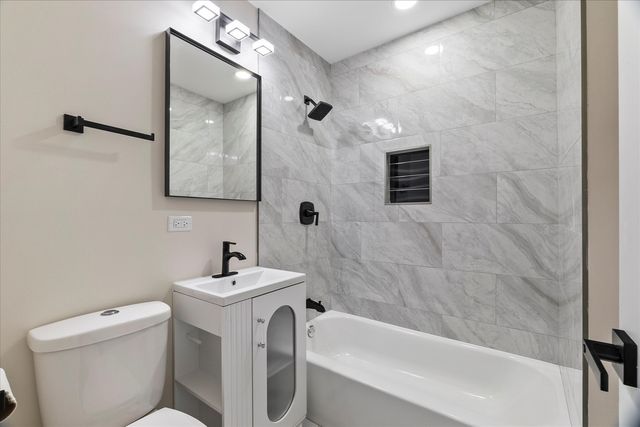 1706 S 9th Avenue, Maywood, IL 60153