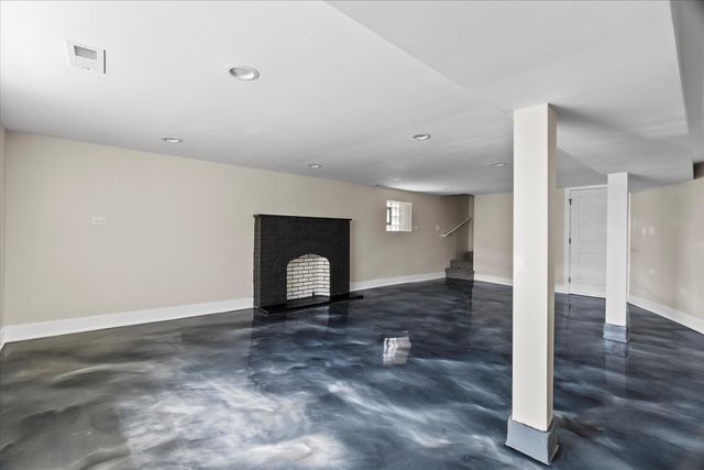 1706 S 9th Avenue, Maywood, IL 60153