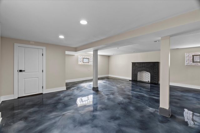 1706 S 9th Avenue, Maywood, IL 60153
