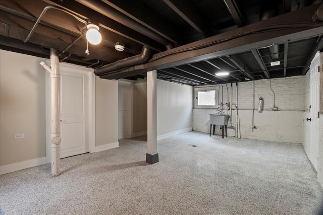 1706 S 9th Avenue, Maywood, IL 60153