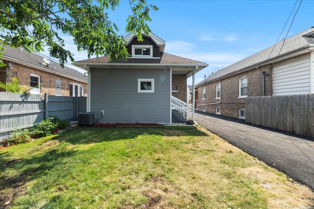 1706 S 9th Avenue, Maywood, IL 60153