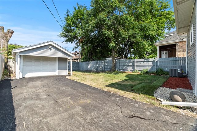 1706 S 9th Avenue, Maywood, IL 60153