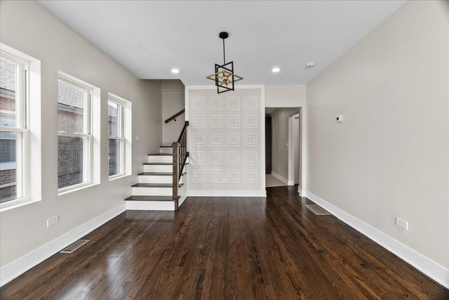 1706 S 9th Avenue, Maywood, IL 60153