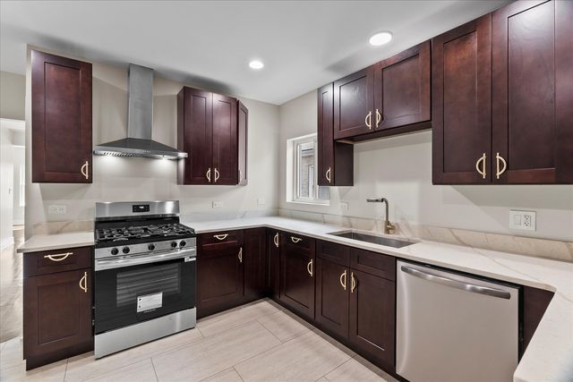 1706 S 9th Avenue, Maywood, IL 60153