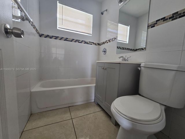 609 NW 7th Ave 12, Hallandale Beach, FL 33009