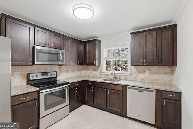 550 Pine Rock Trail, Sugar Hill, GA 30518