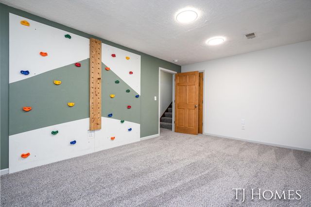 7358 High Timber Drive, Greenville, MI 48838