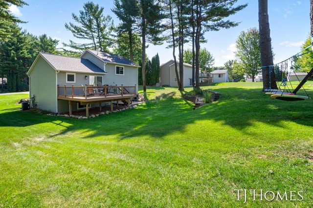 7358 High Timber Drive, Greenville, MI 48838