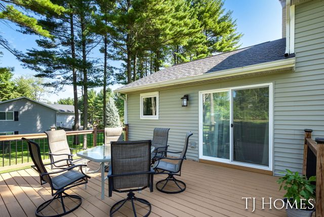 7358 High Timber Drive, Greenville, MI 48838