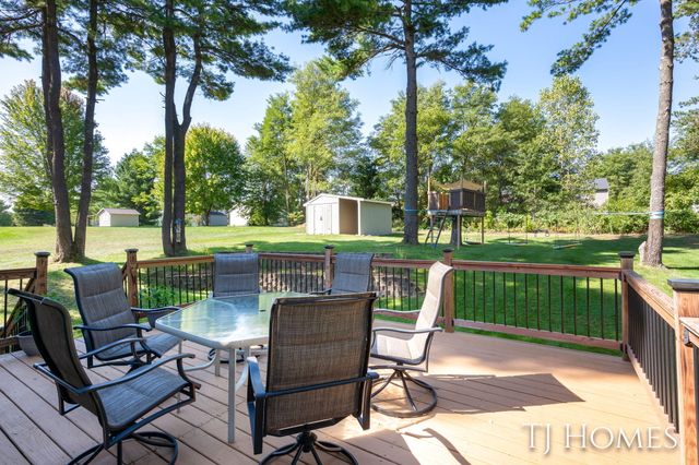 7358 High Timber Drive, Greenville, MI 48838